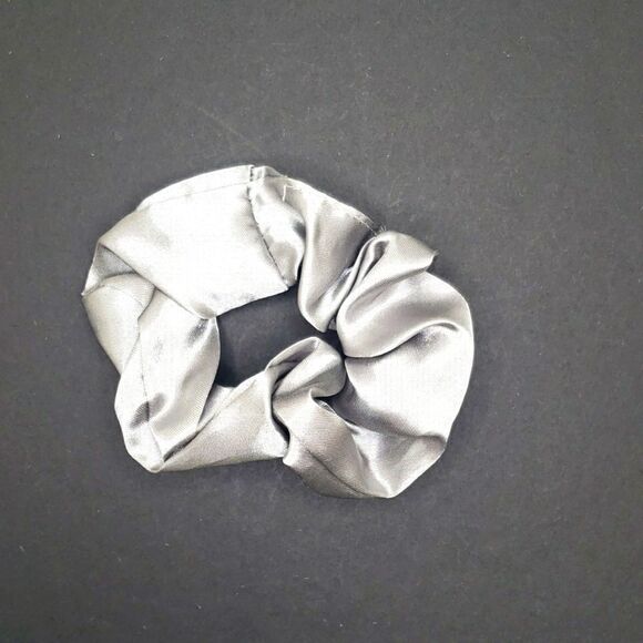 𝅺silver satin hair scrunchie - Picture 1 of 2